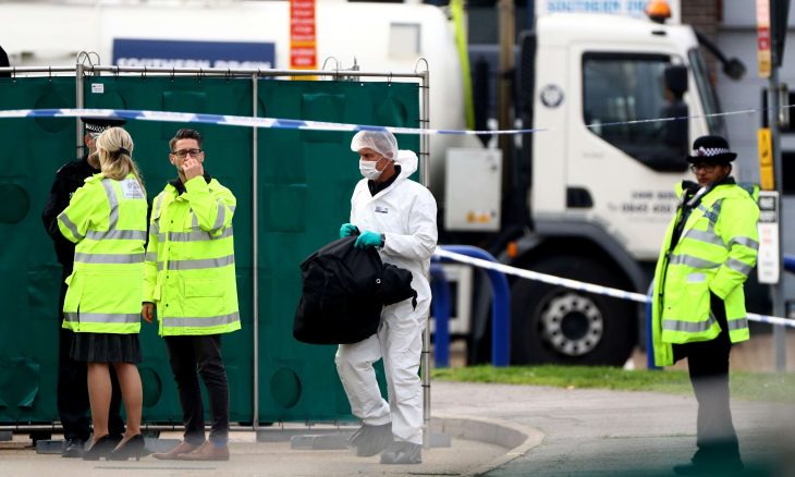 تهريب البشر: الشرطة البريطانية تعثر على 39 جثة في شاحنة قادمة من بلغاريا