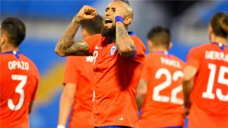 لاعبو تشيلي يتضامنون مع الاحتجاجات ويرفضون خوض مباراة بيرو الودية