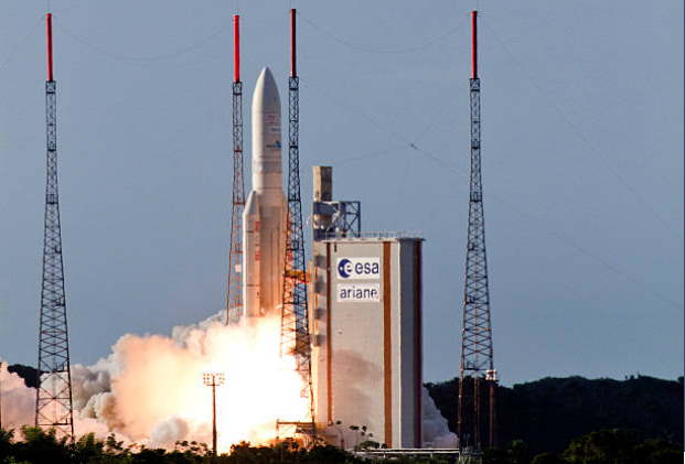 إطلاق القمر الصناعي المصري الأول لأغراض الاتصالات "طيبة 1" اليوم