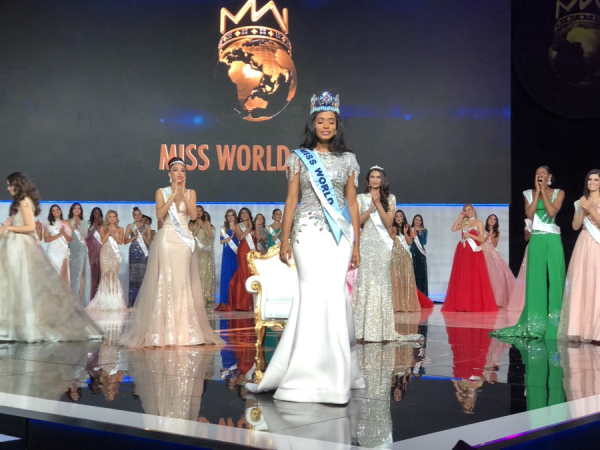 تتويج ملكة جمال جامايكا كملكة جمال للعالم (صور)