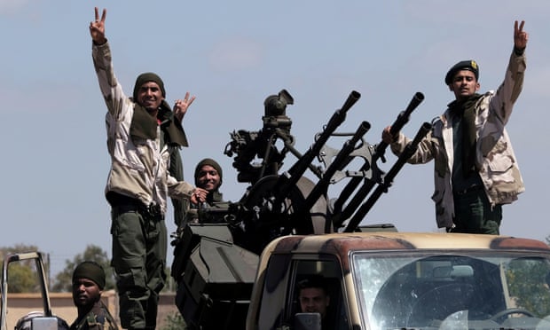 تركيا ترسل ألفي مسلح سوري إلى ليبيا لدعم الحكومة المتحالفة معها