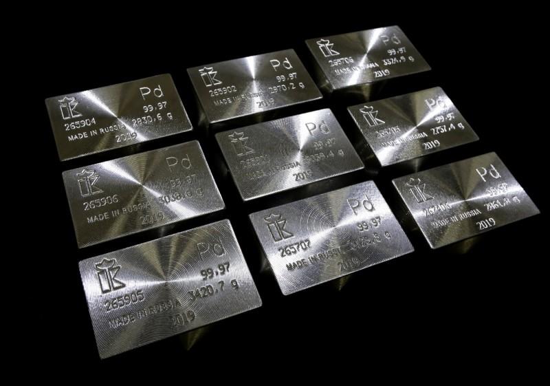 معدن البلاديوم يرتفع لرقم قياسي جديد: 2500$ للأونصة