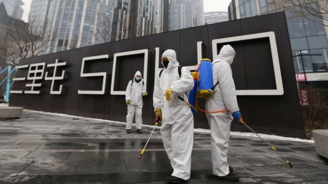 فيروس كورونا: الصين تفرض حجراً صحياً لـ 14 يوماً على العائدين إلى بكين والإصابات بالفيروس تتجاوز 66 ألفاً
