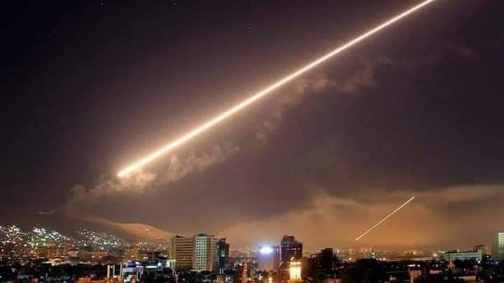 الدفاعات الجوية  تتصدى لأهداف معادية جنوب دمشق