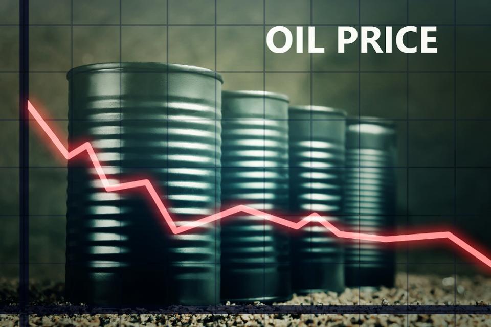 انخفاض أسعار النفط مع تراجع الطلب وتواصل حرب الأسعار بين روسيا والسعودية