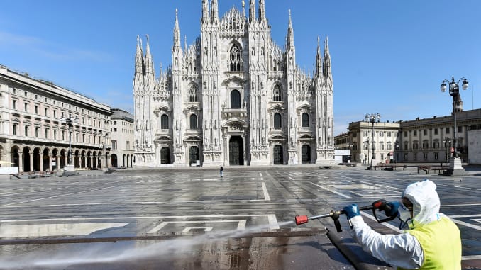 إيطاليا تمدد قرار الإغلاق حتى 3 أيار