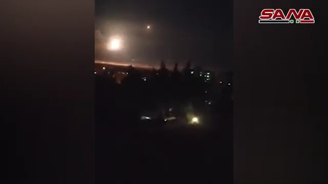 الدفاع الجوي يتصدى لعدوان إسرائيلي وسقوط ثلاث شهداء بشظايا الصواريخ المعادية (فيديو)