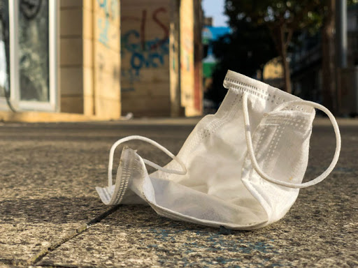 "غزاة في بيروت" مصور لبناني يلقي الضوء على النفايات المتراكمة جرّاء فيروس كورونا (صور)