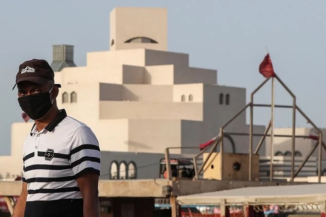 العمال المهاجرون في قطر يتسولون الطعام وسط تفشي فيروس كورونا