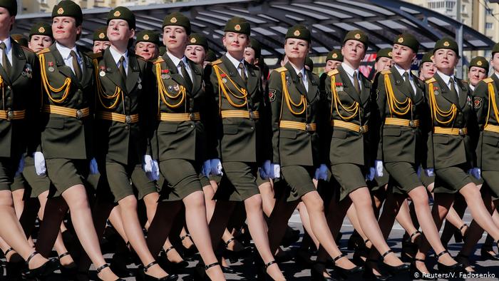 في احتفالات يوم النصر: بيلاروسيا تتحدى الوباء