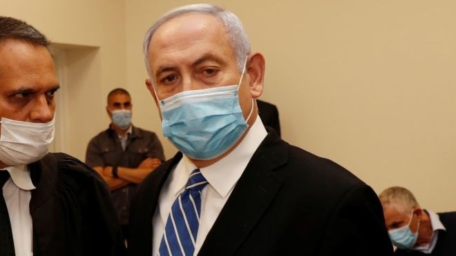 محاكمة نتنياهو: رئيس الوزراء الإسرائيلي يواجه المحكمة في القدس بتهم الرشوة والخيانة