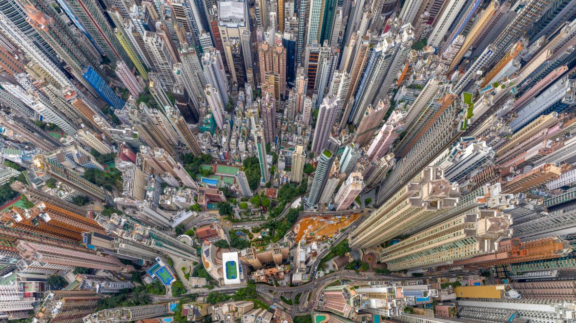 هونغ كونغ أغلى مدينة في العالم للمغتربين وعاصمة تركمانستان في المرتبة الثانية