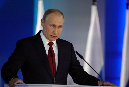 بوتين يوقع قانونا فيدرالياً ينظم آلية جديدة لدخول الأجانب إلى روسيا