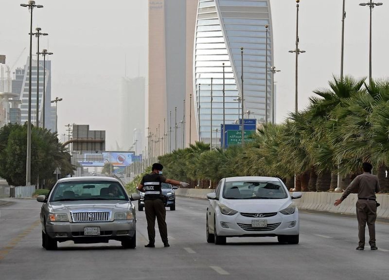 السعودية ترفع منع التجول وتستأنف الأنشطة الاقتصادية
