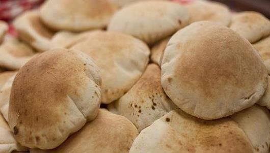 تجربة الخبز الصغير مطبقة في برزة واليرموك فقط ولا توجيه بتوسيع التجربة حالياً