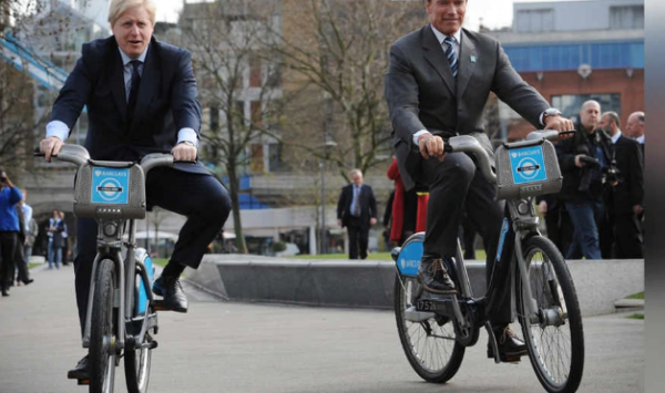 "بريطانيا" تخصص 2.6 مليار دولار للتحول عن قيادة السيارات إلى الدراجات والمشي