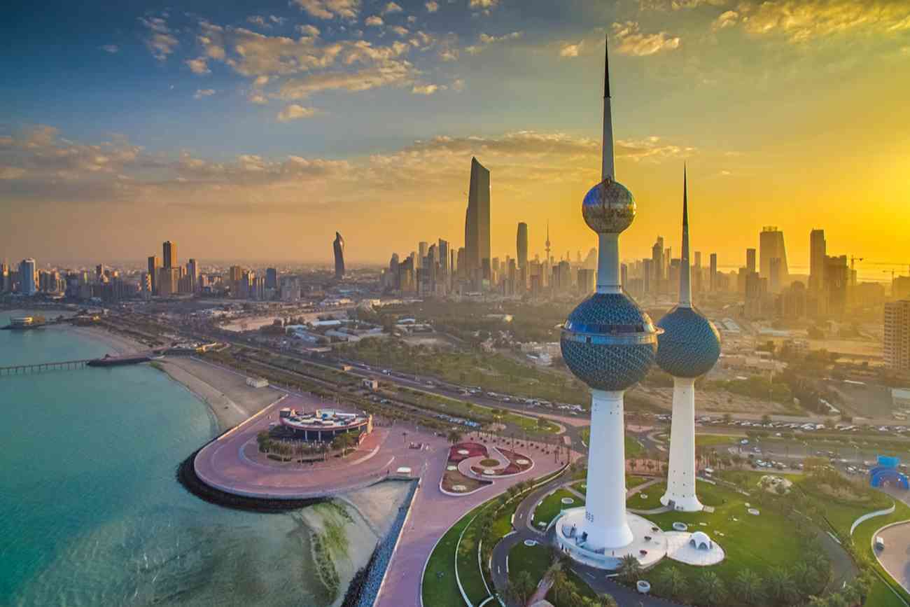 الكويت تحظر الطيران التجاري القادم من عدة دول
