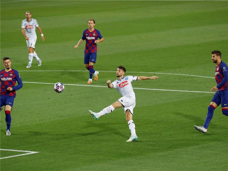 لاعب نابولي ميرتينز: أهدينا المباراة لـ برشلونة ونسينا دورنا بعد الهدف الأول