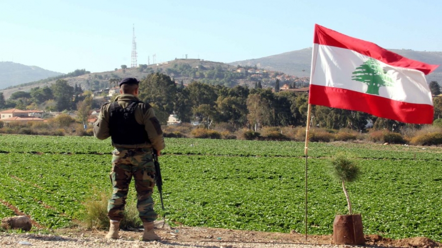 هجوم بقنبلة على 4 عسكريين لبنانيين على الحدود مع سورية..