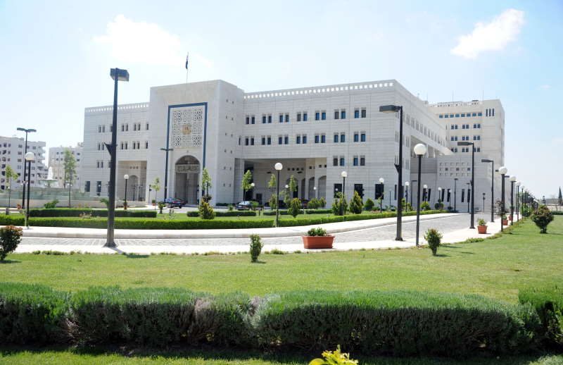 الرئيس الأسد يصدر المرسوم رقم 221 لعام 2020 القاضي بتشكيل الحكومة الجديدة برئاسة المهندس حسين عرنوس