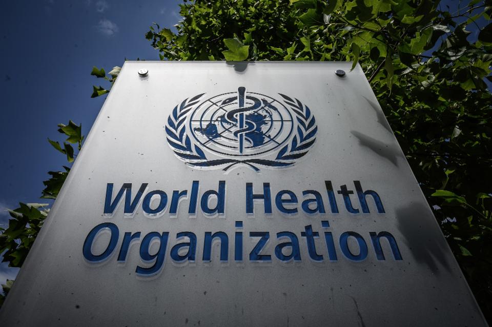 المدير العام لمنظمة الصحة العالمية: رفع قيود كورونا وصفة كارثية