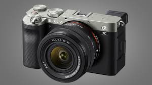 سوني تعلن عن كاميرا A7C الجديدة بسعر ألفي دولار