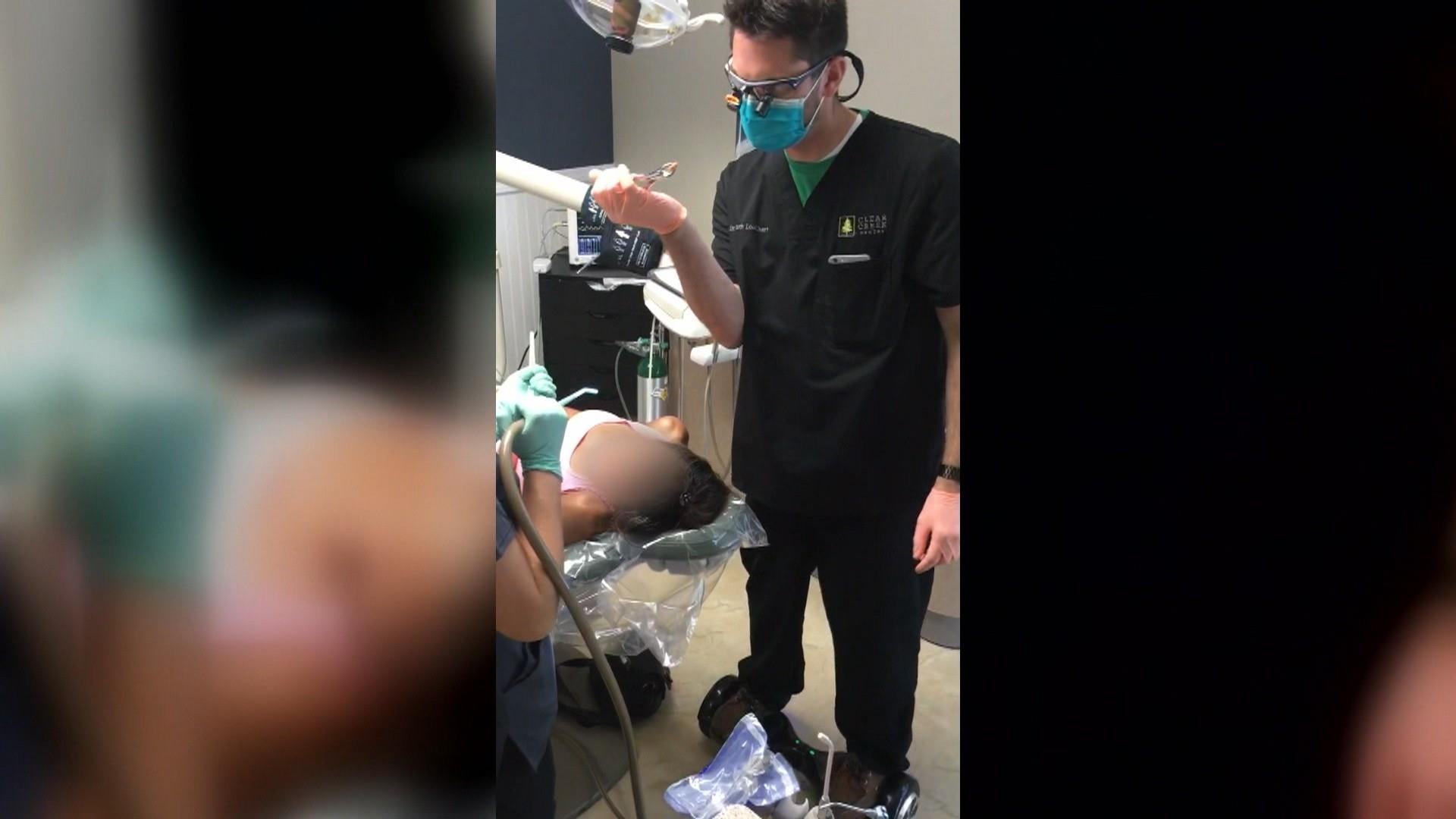 السجن 12 عاما لطبيب أسنان أمريكي أجرى عملية على لوح “هوفربورد” (فيديو)