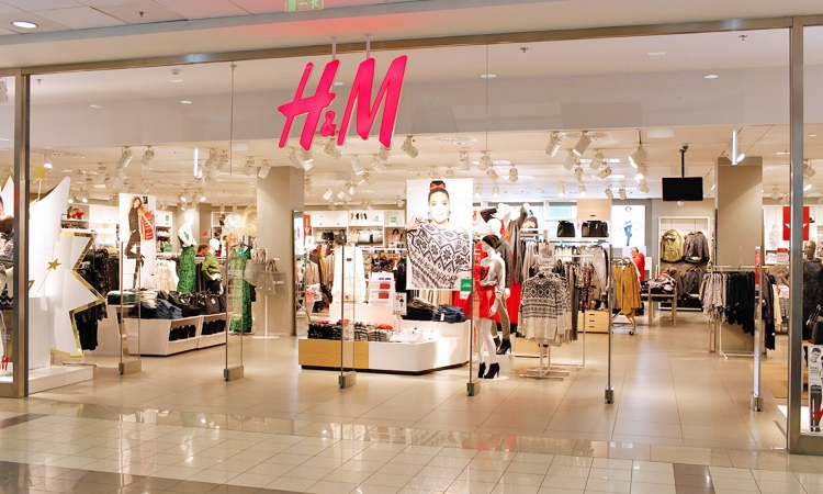 شركة "H&M" لبيع الملابس بالتجزئة  تغلق مئات المتاجر العام المقبل