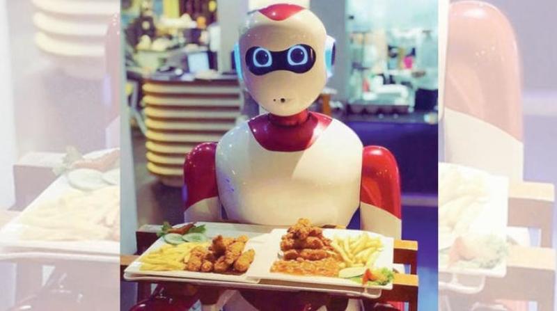 روبوت لتقديم خدمات الطعام في اليابان بدل النادل