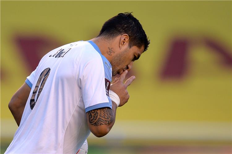 لويس سواريز يتفوق على ميسي في تصفيات كأس العالم