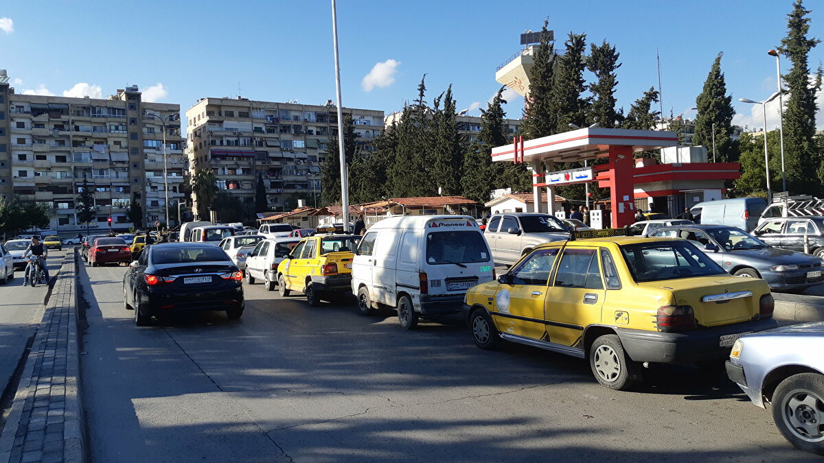 مدير سادكوب حلب: انفراج نسبي في أزمة البنزين وإمكانية إلغاء آلية البيع بحسب أرقام السيارات