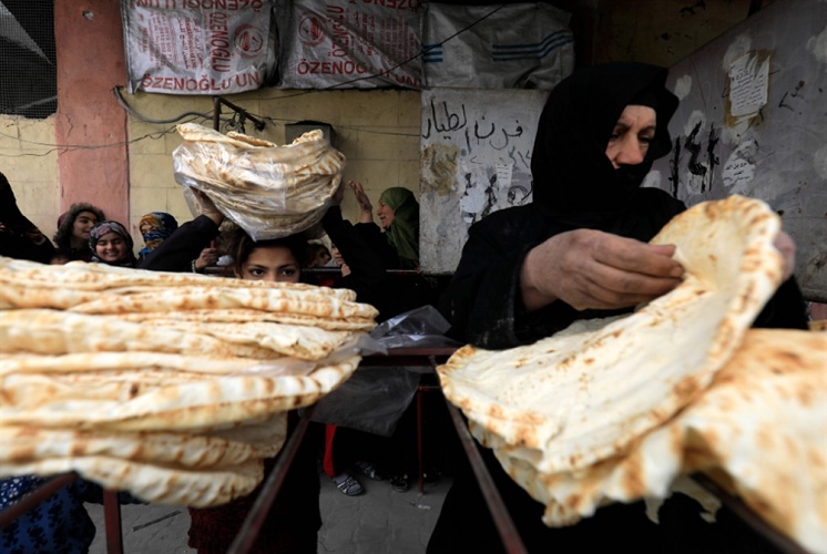 مدير السورية للمخابز: تكلفة إنتاج كيلو الخبز حالياً 580 ليرة والدعم مستمر بـ 500 ليرة للكيلو