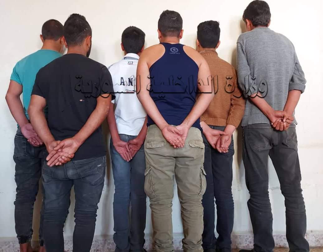 القبض على ستة شبان أثناء قيامهم بمضايقة طالبات المدارس..
