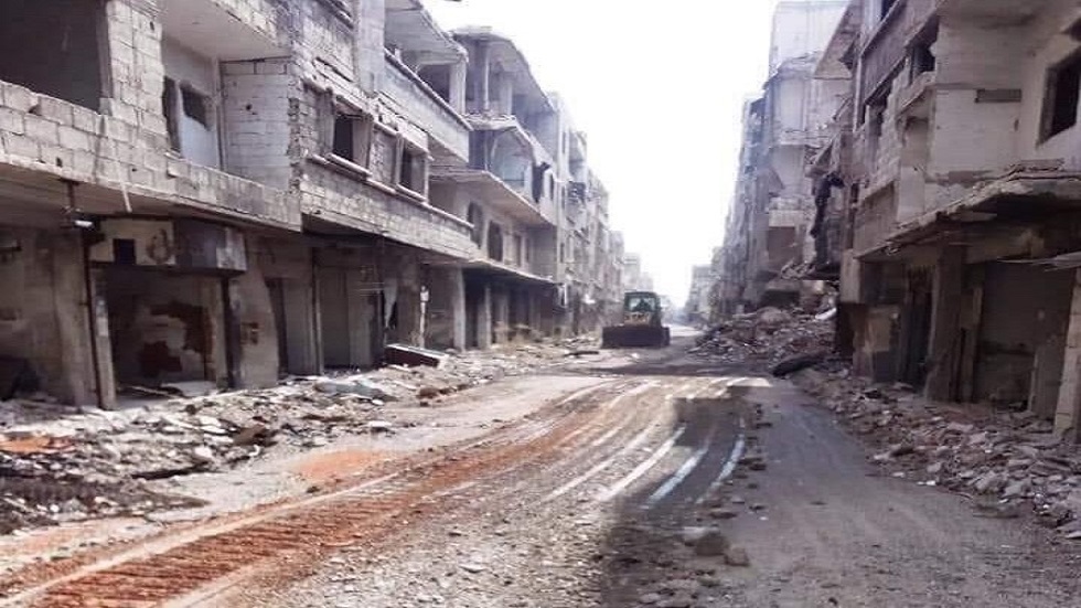 "محافظ دمشق" العمل على إعادة المهجرين إلى منازلهم القابلة للسكن