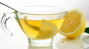 ماهي فوائد شرب الماء الدافئ مع الليمون