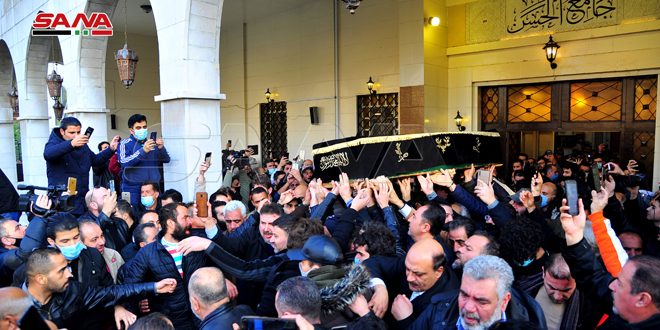 تشييع جثمان المخرج الراحل حاتم علي إلى مثواه الأخير في دمشق (صور)