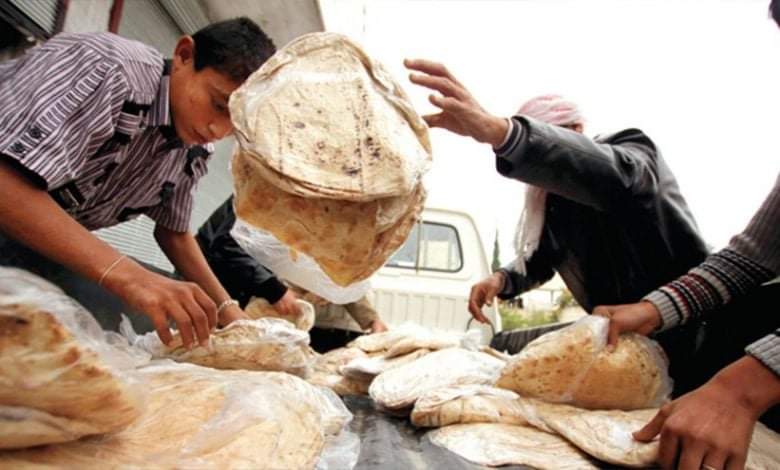 التجارة الداخلية تكثف رقابتها على المتاجرين بالخبز وبيعه كخبز علفي أو بالطرقات..