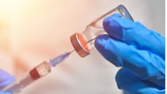 الإمارات توافق على الاستخدام الطارئ للقاح الروسي لفيروس كورونا