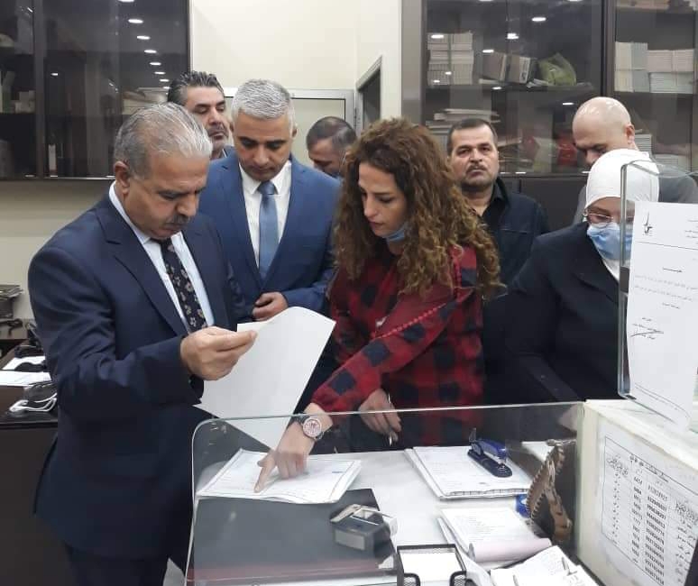 وزير الكهرباء يتفقد واقع العمل في النافذة الواحدة بالشركة العامة لكهرباء دمشق .