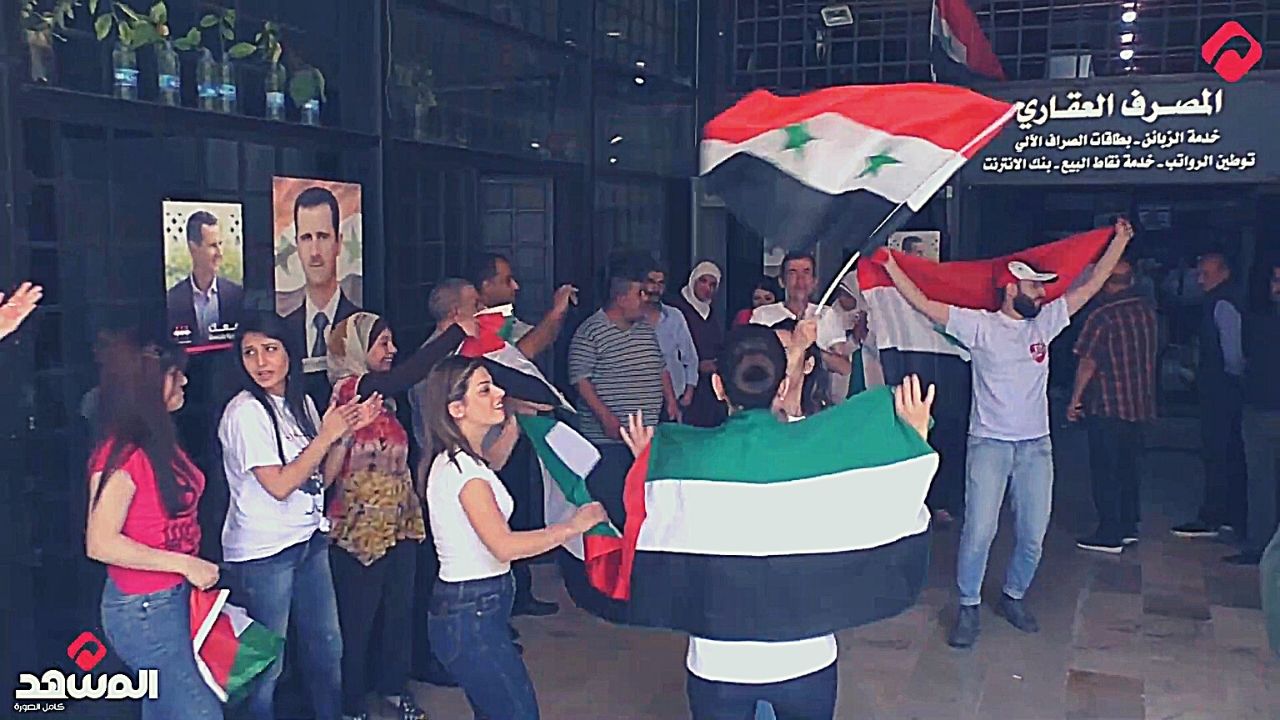 رسائل وأماني محملة بالورود للرئيس السوري القادم في اليوم الموعود للعرس الوطني في دمشق (فيديو)