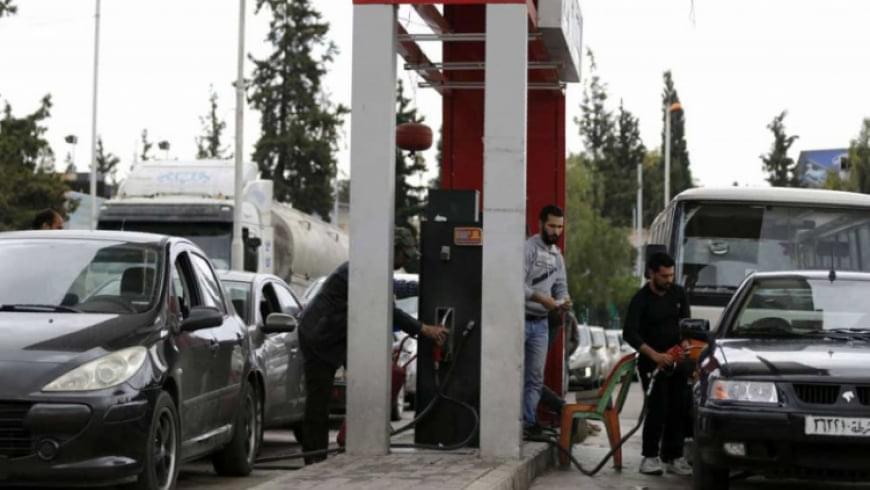 وزارة النفط تلغي قرار المجموعات في توزيع رسائل البنزين .