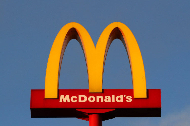 رجل هدد بإعدام الجميع إن لم يحصل على وجبة في "ماكدونالدز"
