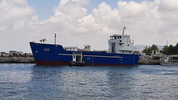 حمولتها 567 طناً .. تعويم السفينة السورية "فرح ستار" في ميناء بانياس وإنزالها إلى المياه .