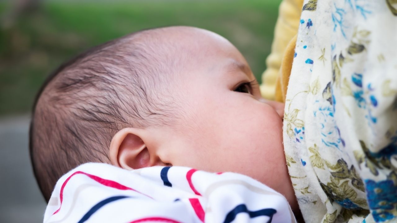 دراسة علمية تكشف وجود علاقة بين الرضاعة الطبيعية وانخفاض مخاطر الإصابة بأمراض القلب عند الأمهات