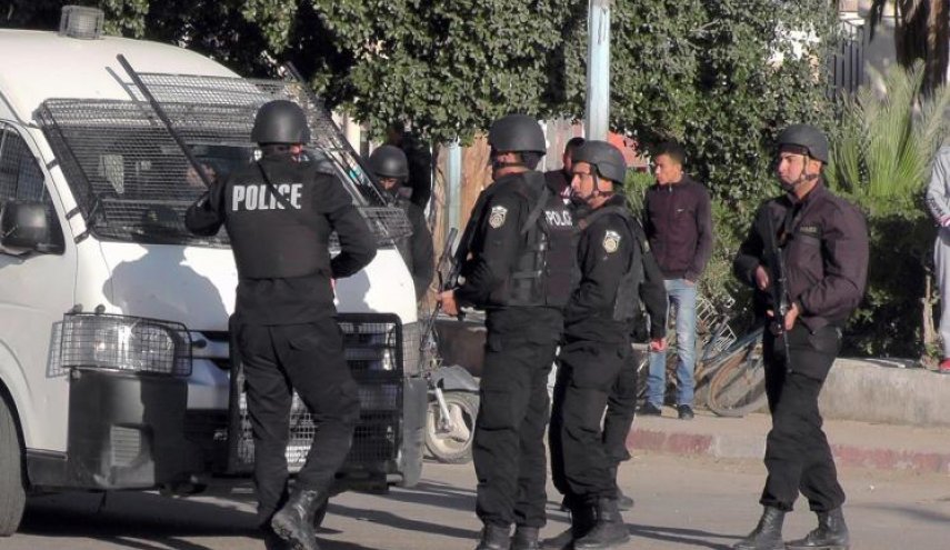 سجن قاصر في تونس لمدة 25 عاماً بسبب تعامله مع مجموعات إرهابية