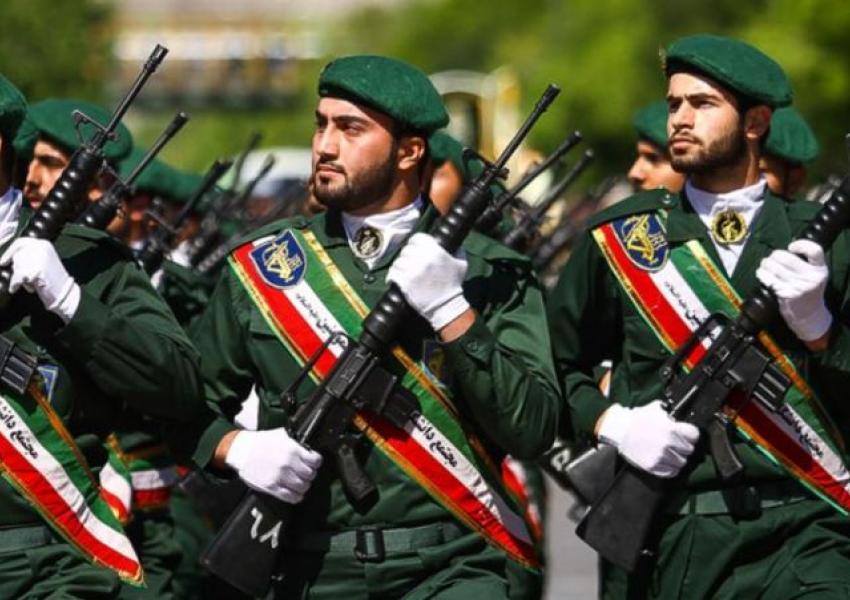 أمريكا تبحث شطب الحرس الثوري الإيراني من قائمة الإرهاب