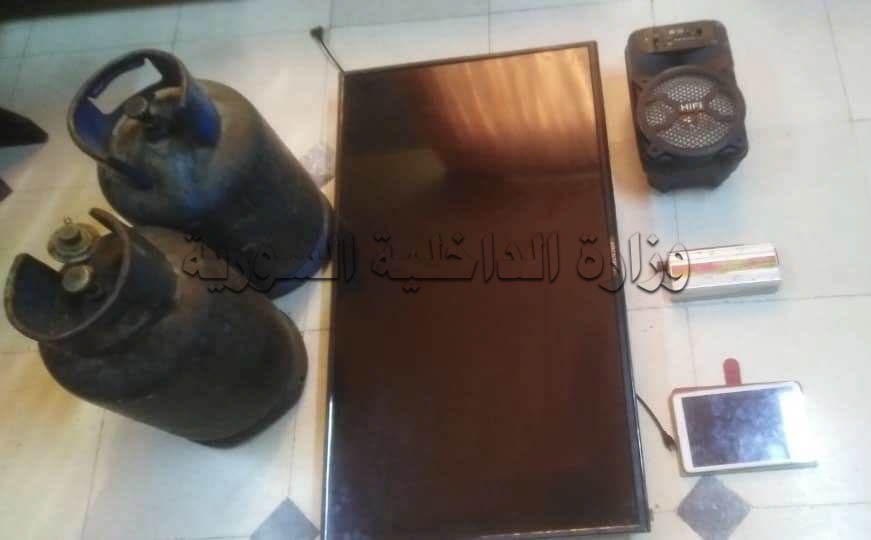 القبض على عصابة نشل في سوق قدسيا بريف دمشق واسترداد المسروقات