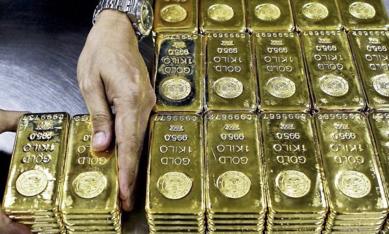 أسعار الذهب عالمياً ترتفع مع تراجع الدولار