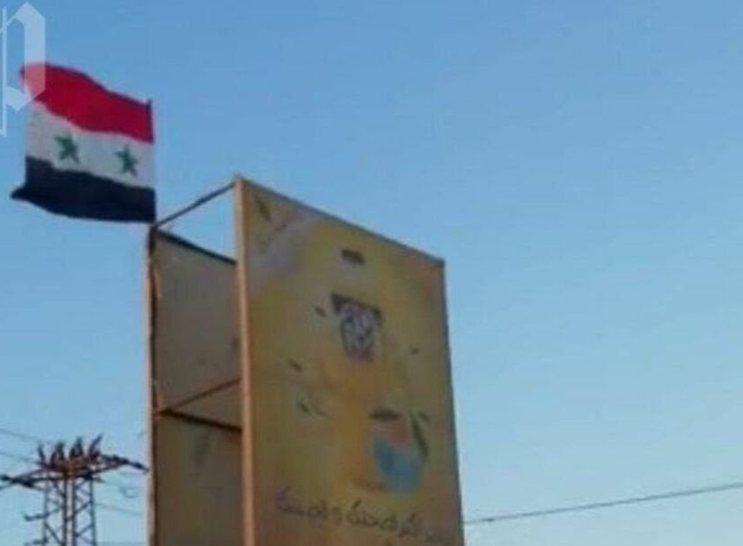 الأهالي يكسرون حاجز الخوف ويرفعون العلم السوري في ريفي ديرالزور الشرقي والشمالي