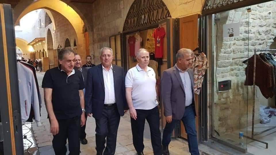رئيس الحكومة يبدأ جولة في حلب برفقة عدد من الوزراء والبداية من مهرجان "درب حلب"